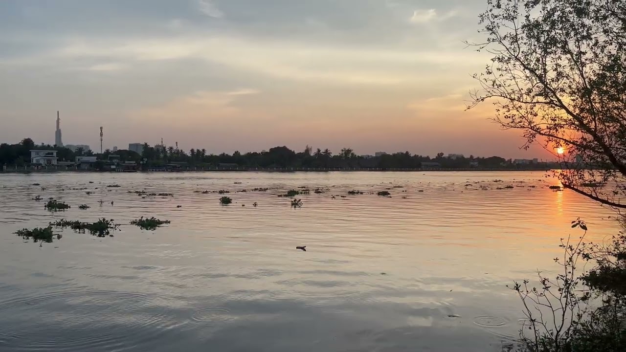 Bến phà Bình Quới (Bờ Linh Đông - Thủ Đức) Chiều muộn ngày mồng ba Tết Bính Ngọ (19/02/2026).