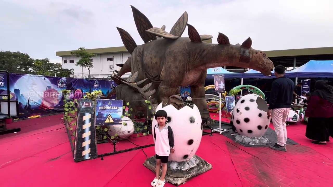 JALAN JALAN LIAT DINOSAURUS