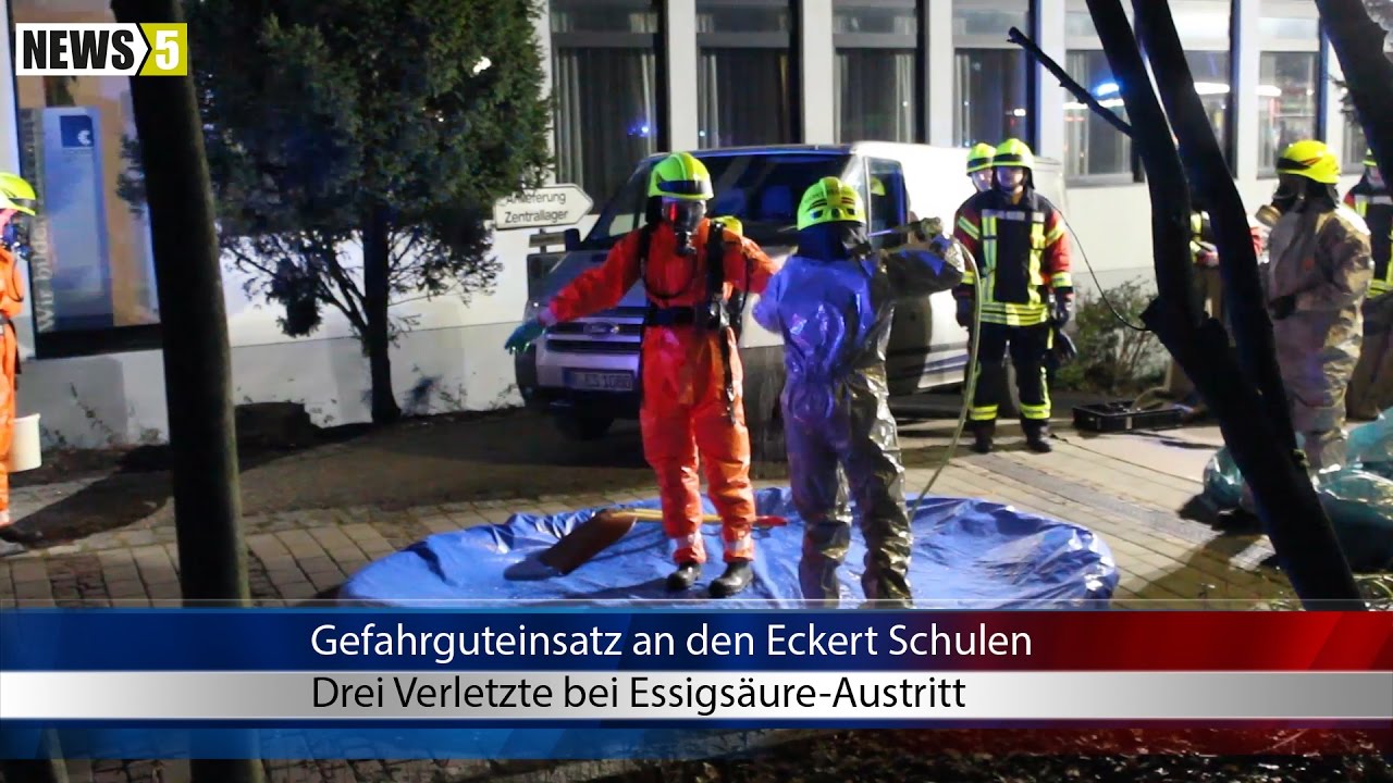 17.12.2016 (R) Gefahrguteinsatz an den Eckert Schulen - Drei Verletzte bei Essigs&auml;ure-Austritt