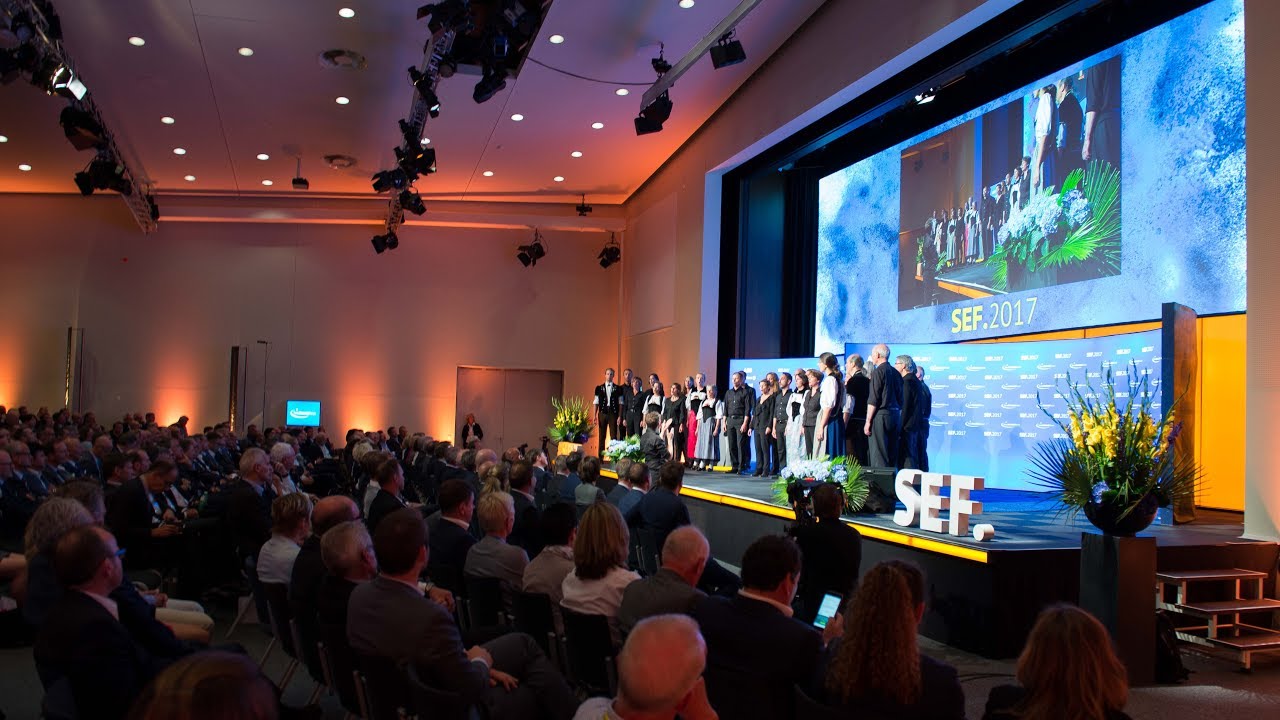 Vokalensemble ardent, Barbara Klossner und Patrick Secchiari am Swiss Economic Forum 2017