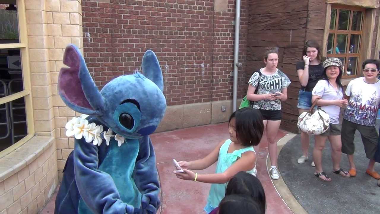 Disneyland Paris - Disney Characters - Meet & Greet Stitch - 16 July 2013