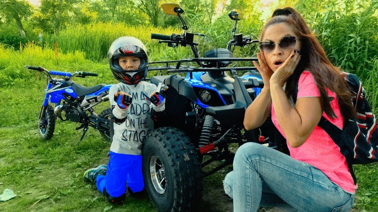 Den ayuda a mamá a arreglar el vehículo todo terreno! | Divertido juegos para niños