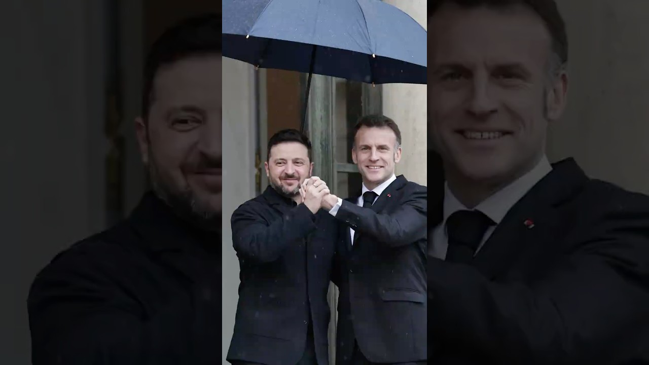 Macron, Zelenskiy Meet to Discuss Russian Oil Sanctions