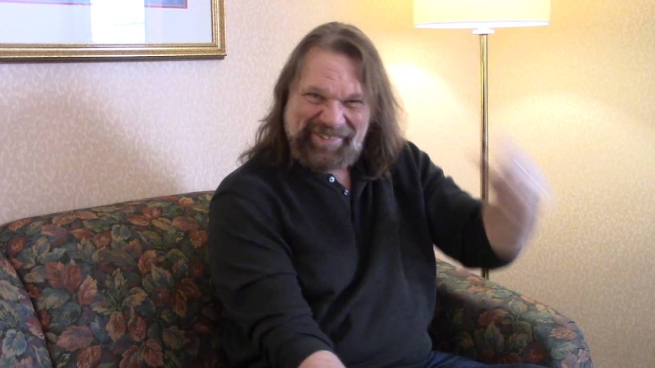 Jim Duggan on Bad News Brown