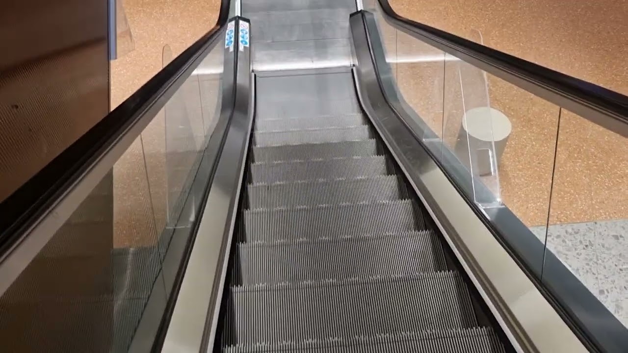 Rolltreppe 3 KONE TravelMaster 110 im Westfield Mega Mall Hamburg