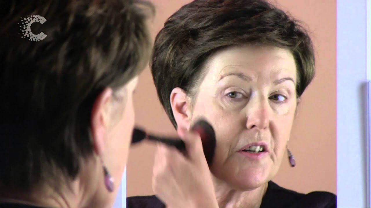 Tips for Make-up During Chemotherapy and Other Cancer Treatments | Cancer Research UK