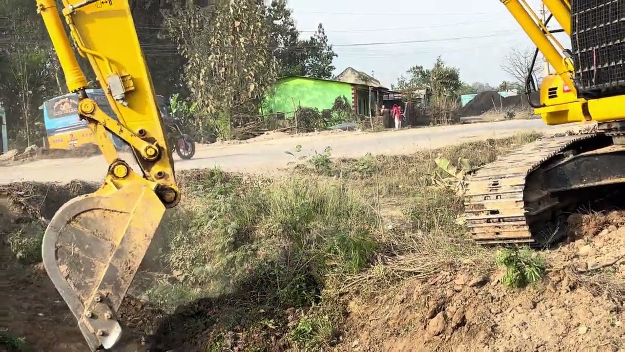 “Komatsu Excavator Side Cleaning Work | Road Side CNG Clearing Machine”