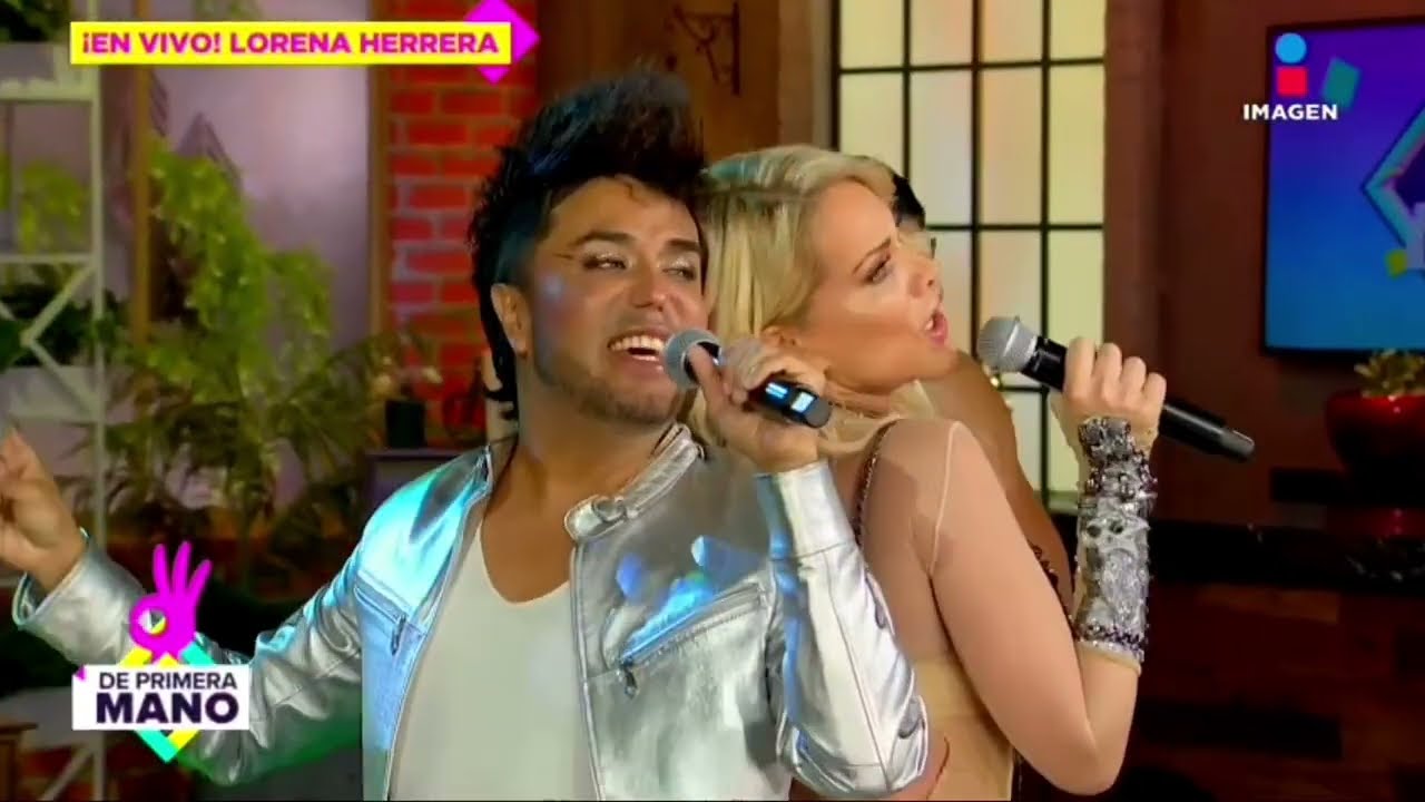 LORENA HERRERA  y Fedro Cantando VIVO LA VIDA en vivo.