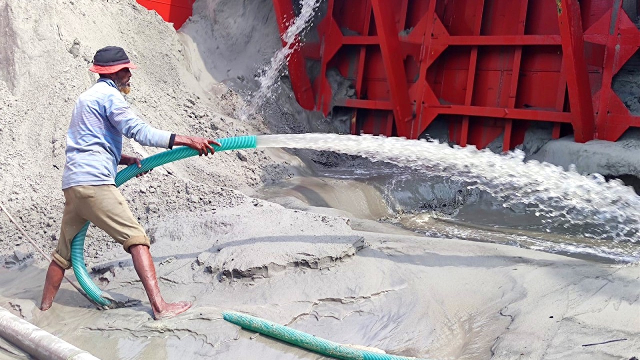 Hydraulic Mining in Action: Creating a River of Sand | Sand Flow Chronicles