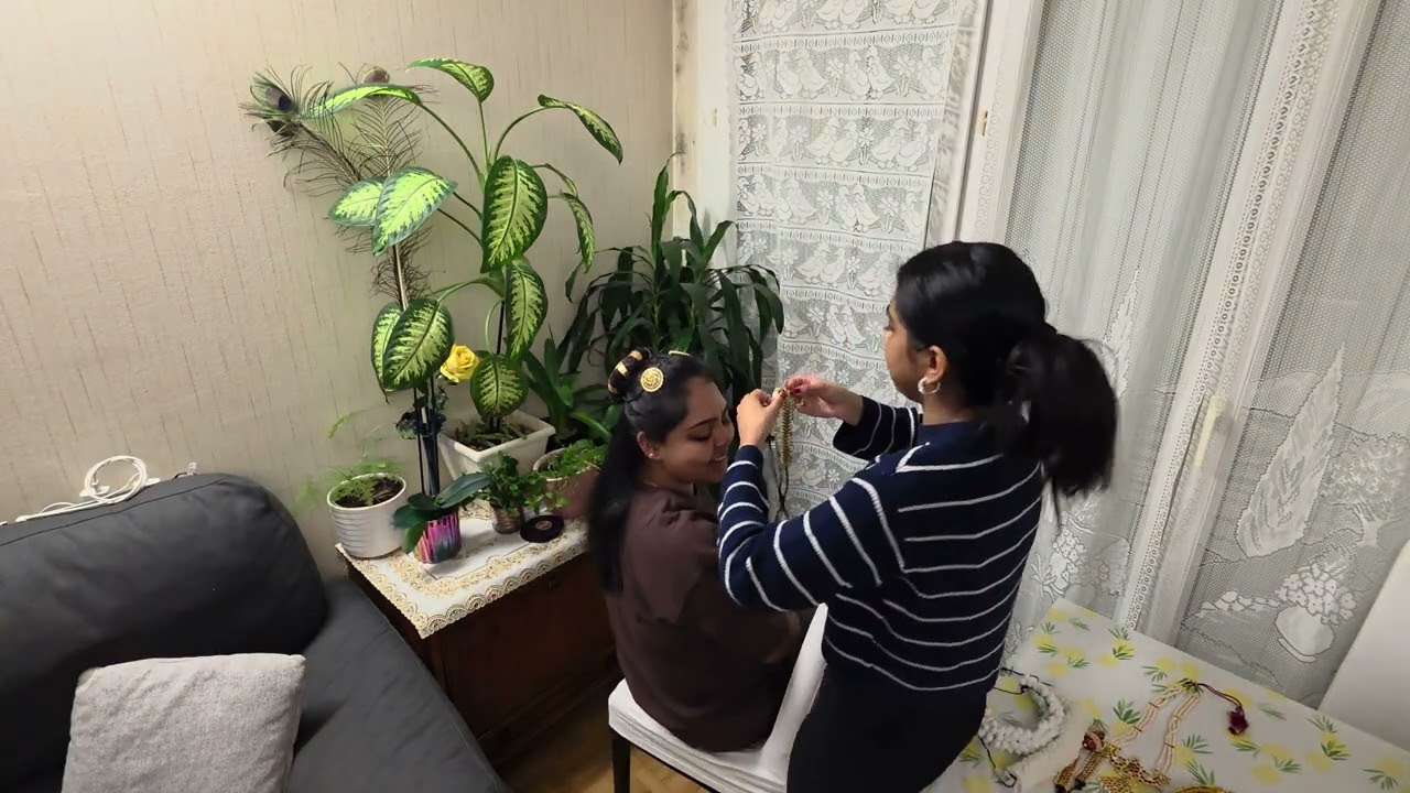 Bharatanatyam Coiffure Half Bun 