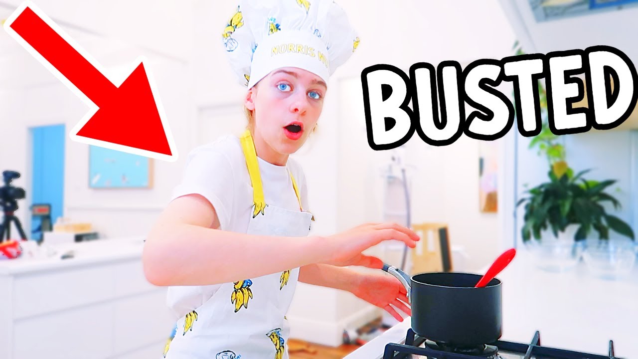 CAUGHT SOCKIE SURPRISING BIGGY WITH CHEESY GARLIC BREAD & COOKIE DOUGH BROWNIES |NORRIS NUTS COOKING