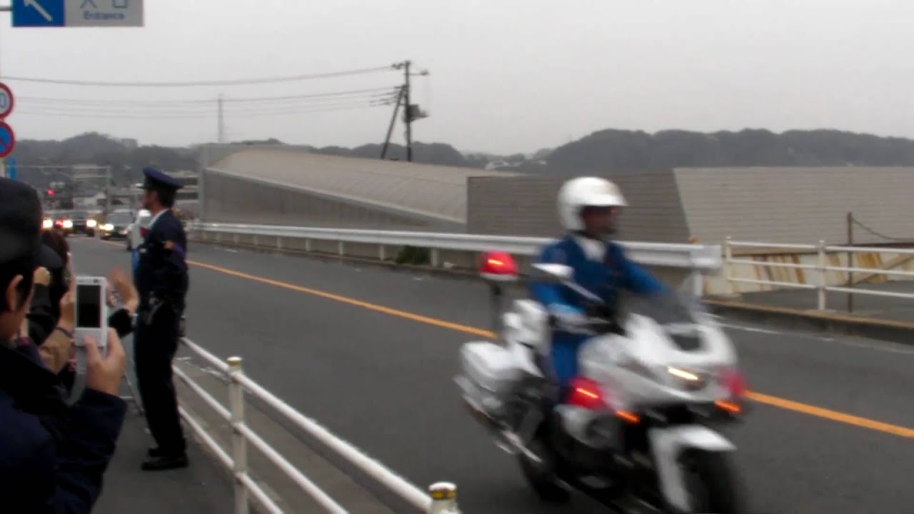 president Obama's motorcade visiting Kamakura オバマ大統領の車列