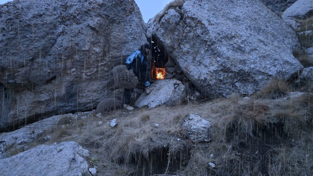 build primitive stone shelter/could weather camping/ stormy night bushcraft/rain sound for sleep