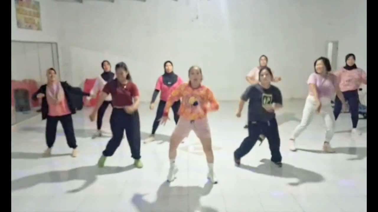 Go down -  Rina /zumba / dance/ zbscrew/ ztutylombok 