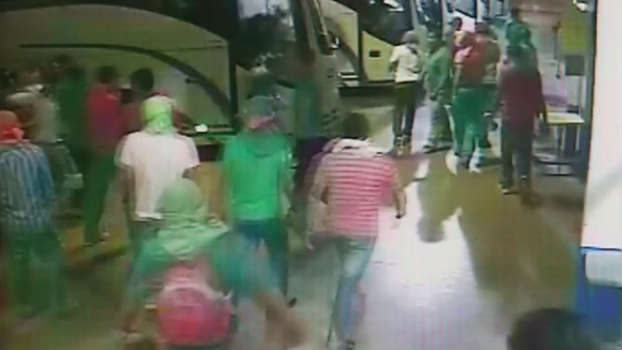 Revelan videos del día de la desaparición de los 43 normalistas de Ayotzinapa