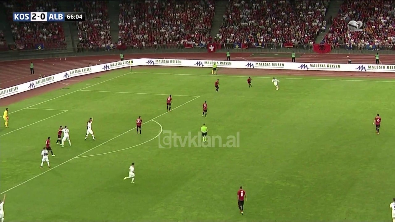 Trajneri Panu&ccedil;i padit ish-presidentin Bujar Nishani