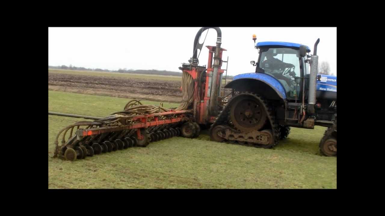 Sleepslangen op rups loonbedrijf Lolkema