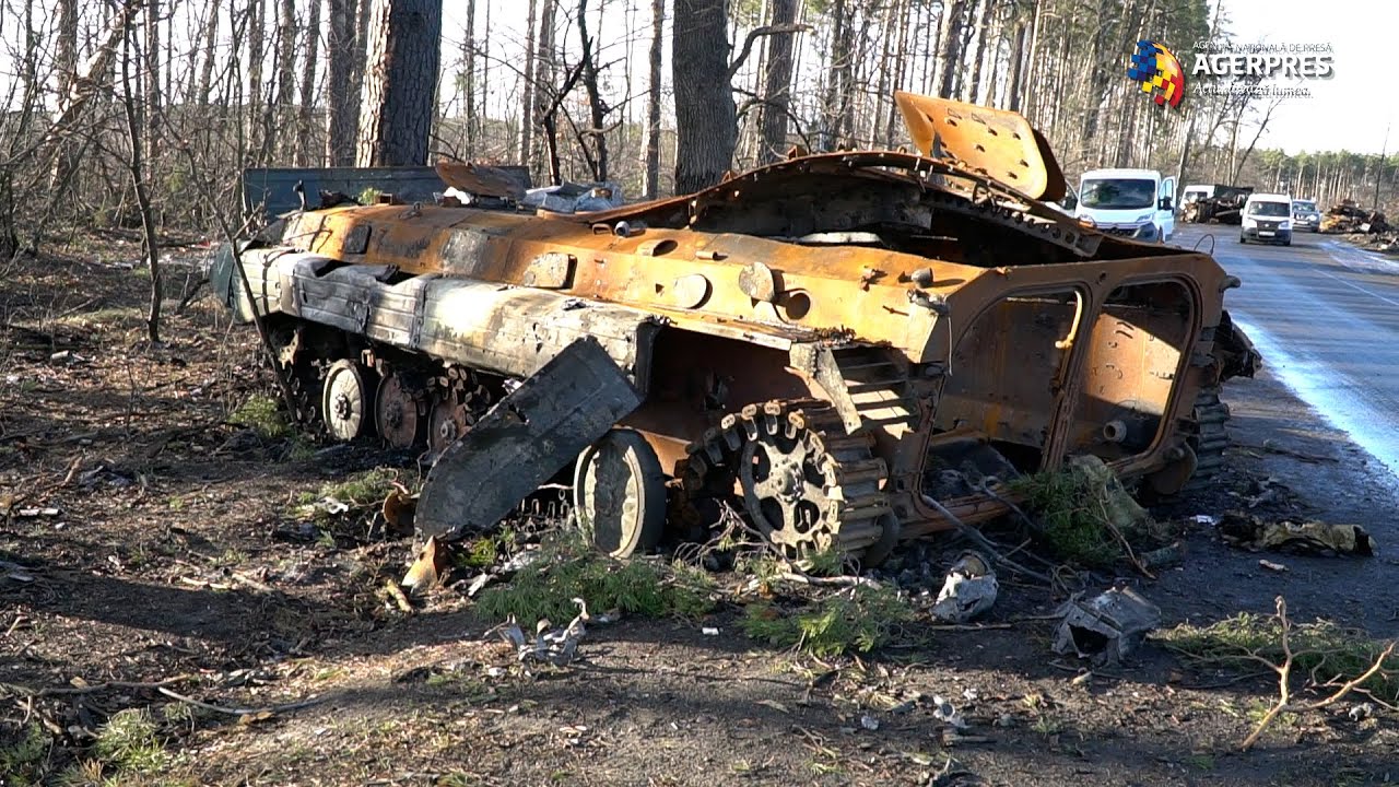 Ucraina/Cadavrele carbonizate ale mai multor militari ruşi,vizibile &icirc;n tancuri distruse la Dm&icirc;trivka