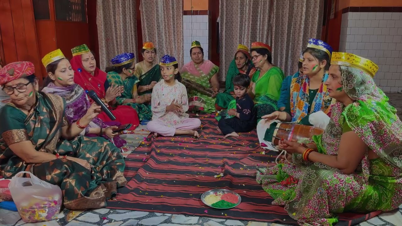  मेरे बांके बिहारी लाल,ना डालो इतना रंग गुलाल,मैं रंग में रंग जाऊंगी कान्हा,