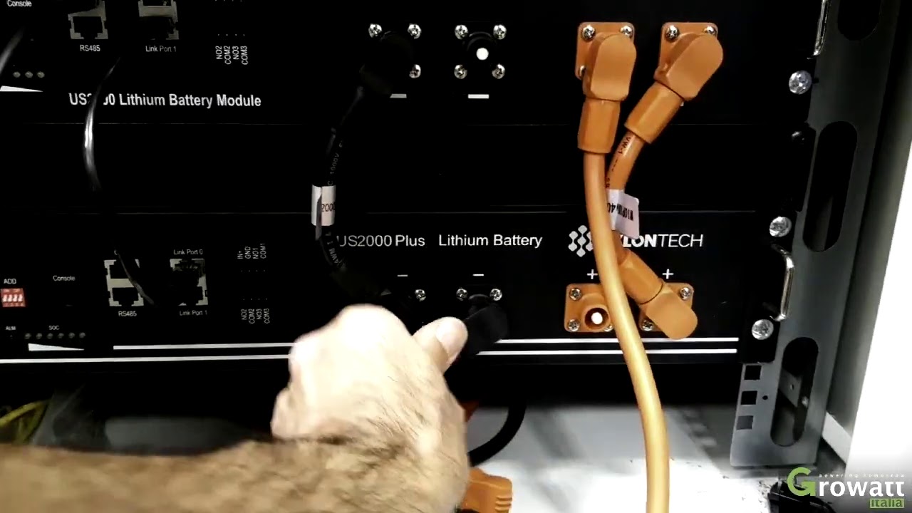 Collegare le batterie US2000 ai sistemi di accumulo Growatt
