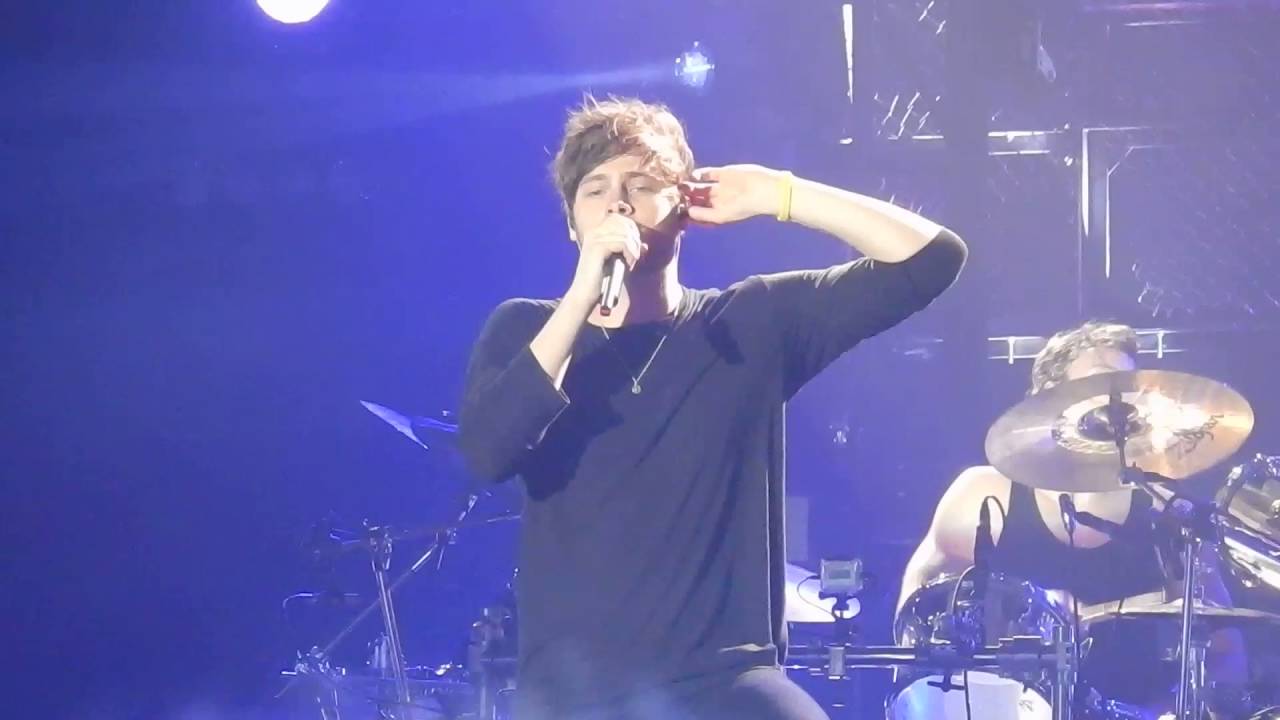 5 Seconds of Summer - Waste The Night (live in Hamburg for Sounds Live Feels Live 2016)