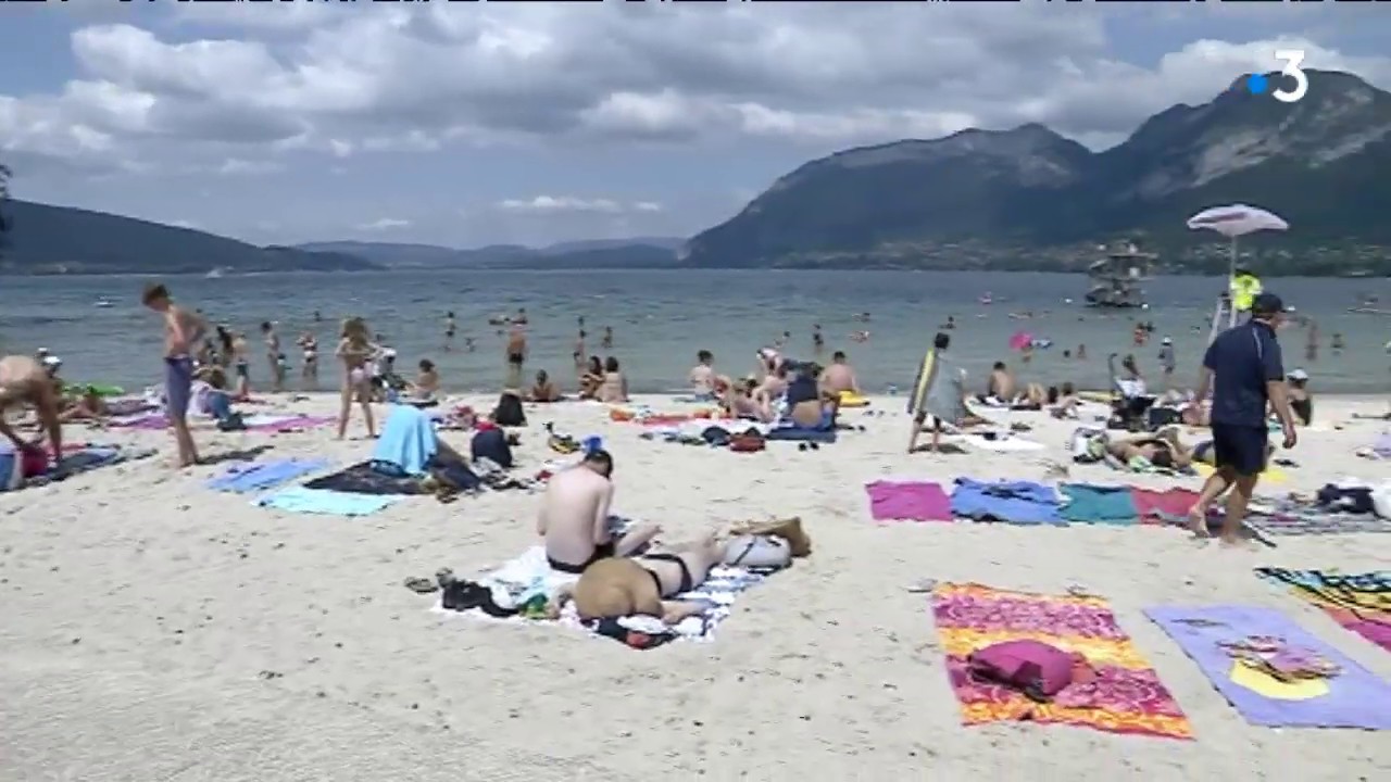 A Saint-Jorioz, au bord du lac d'Annecy, on manque de maîtres nageurs
