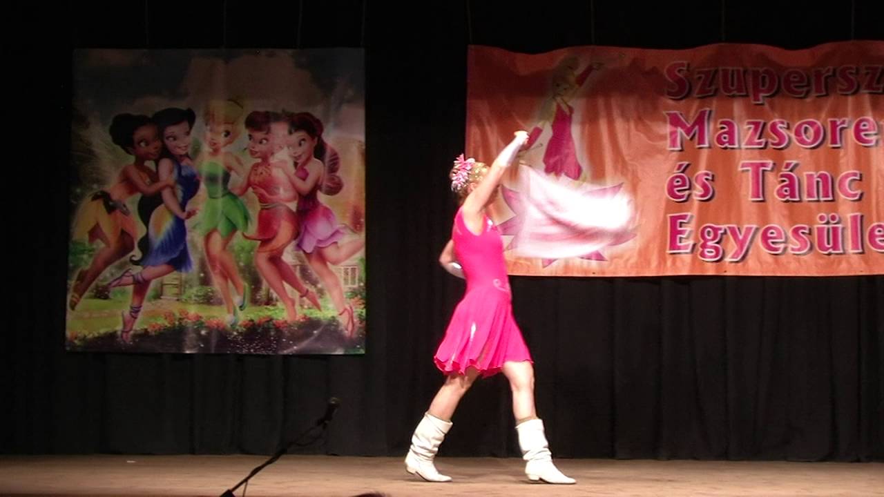 2010 Ír zászlós tánc Pákozdi Evelin