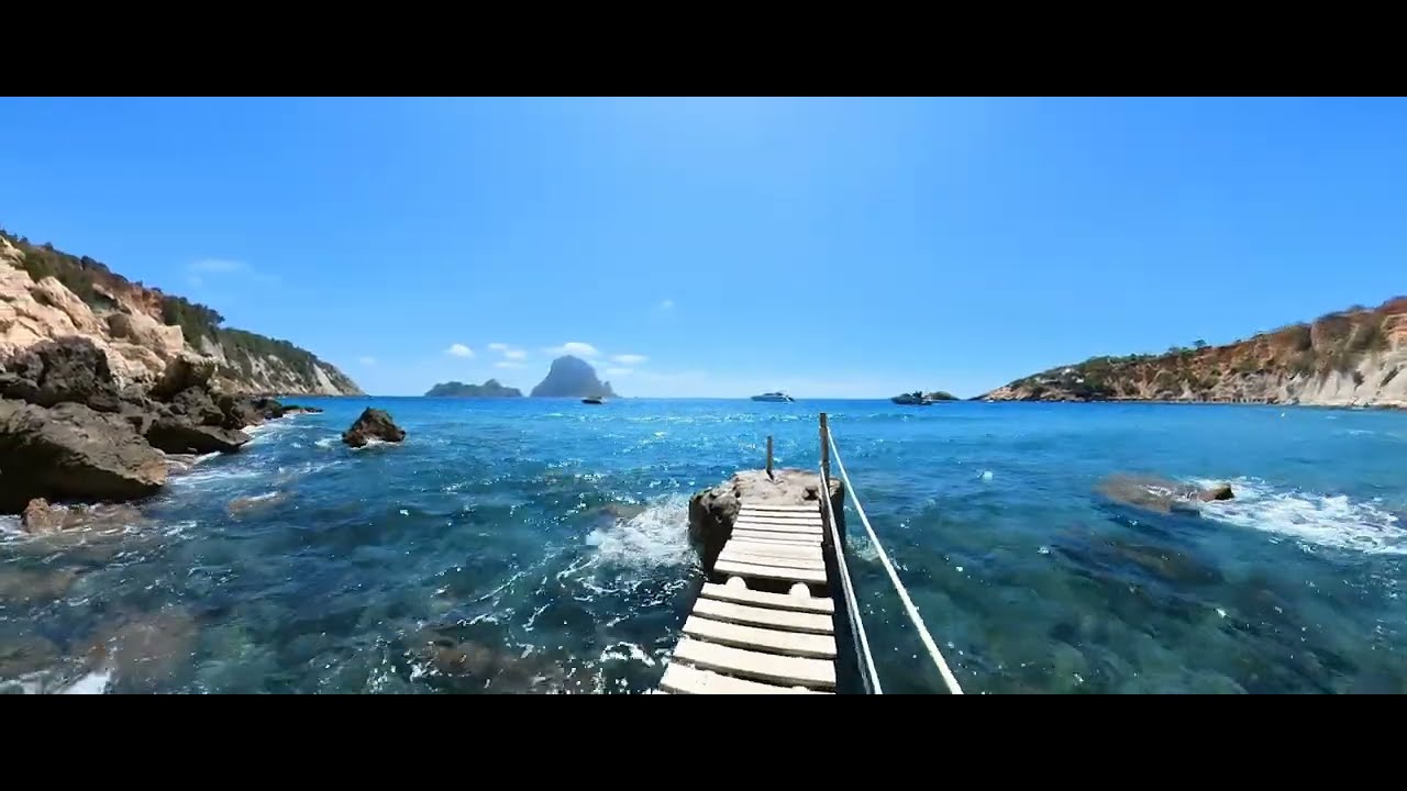 Stunning Beach Walk at Cala d&rsquo;Hort, Ibiza | Es Vedr&agrave; Views in 4K