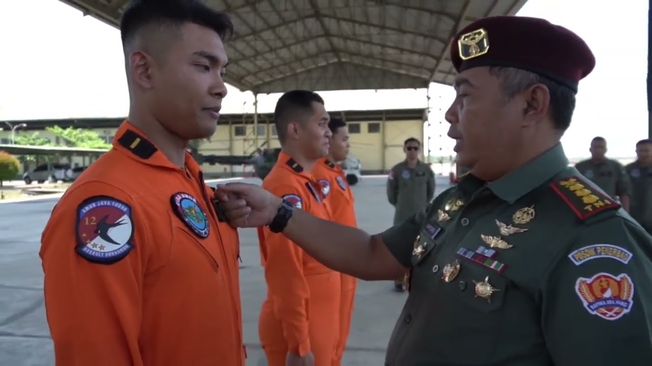 ACARA TRADISI PENYEMATAN WING PENERBAD II BAGI MANTAN SISWA TA 2021 RATING FENNEC AS 550