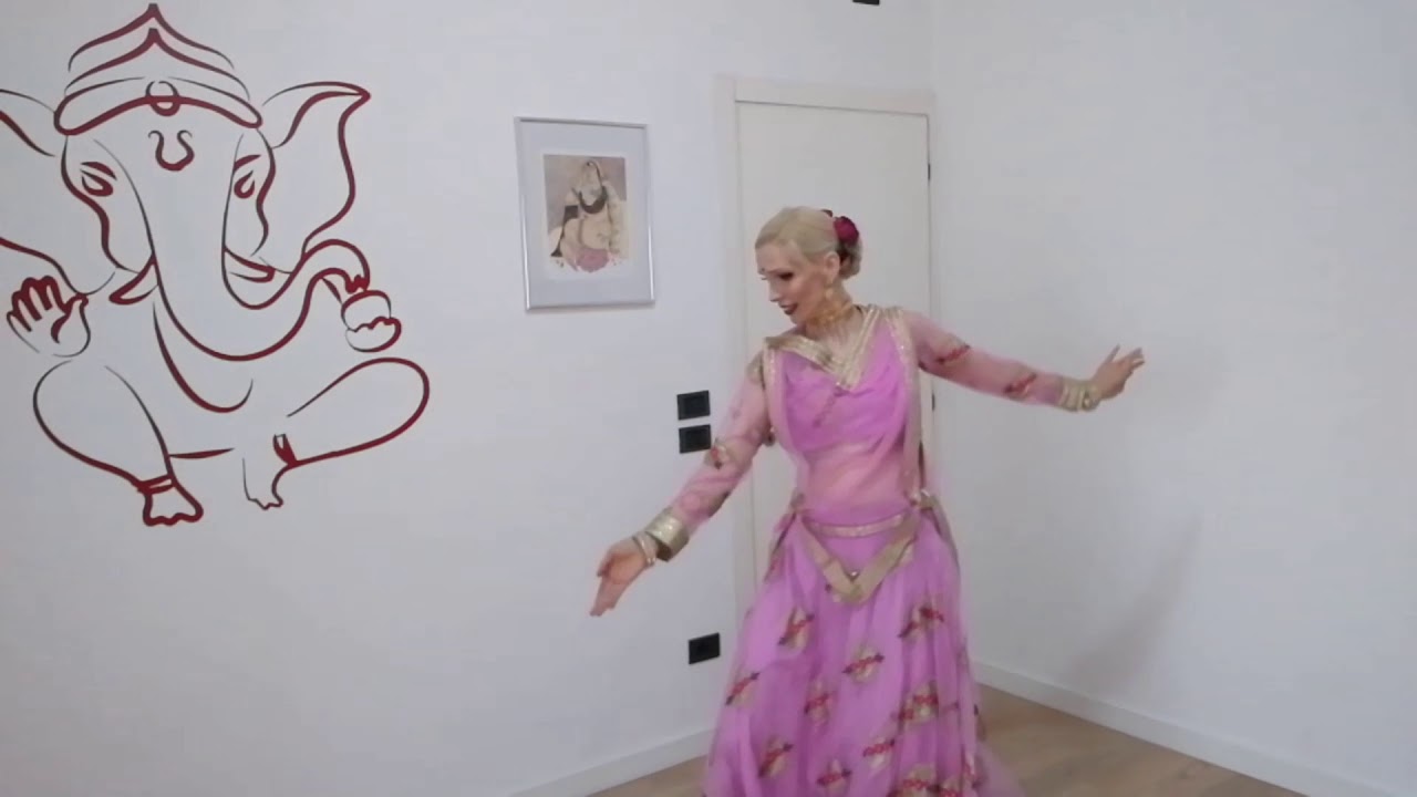 Dancing in Quarantine Serie - 5 - TITLI, choreography by Gioia Cavedon