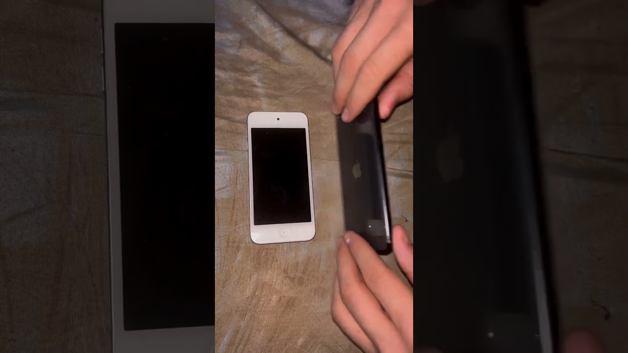 iPhone SE 2020 vs iPod touch 6 Boot test