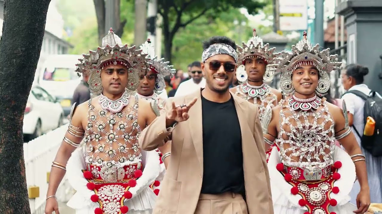 ලංකාවෙ වෙච්ච Unique Music Event එකක්. SARAGI සරාගී Song Launch at Kandy City Centre by Iwasapan Chan