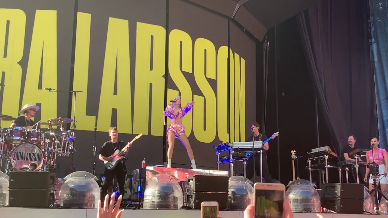 Symphony - Zara Larsson in Lisbon, Portugal (01/06/2019)
