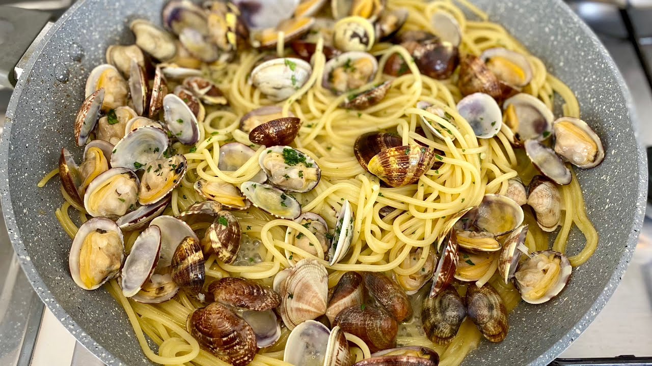 SPAGHETTI with CLAMS Original Italian recipe