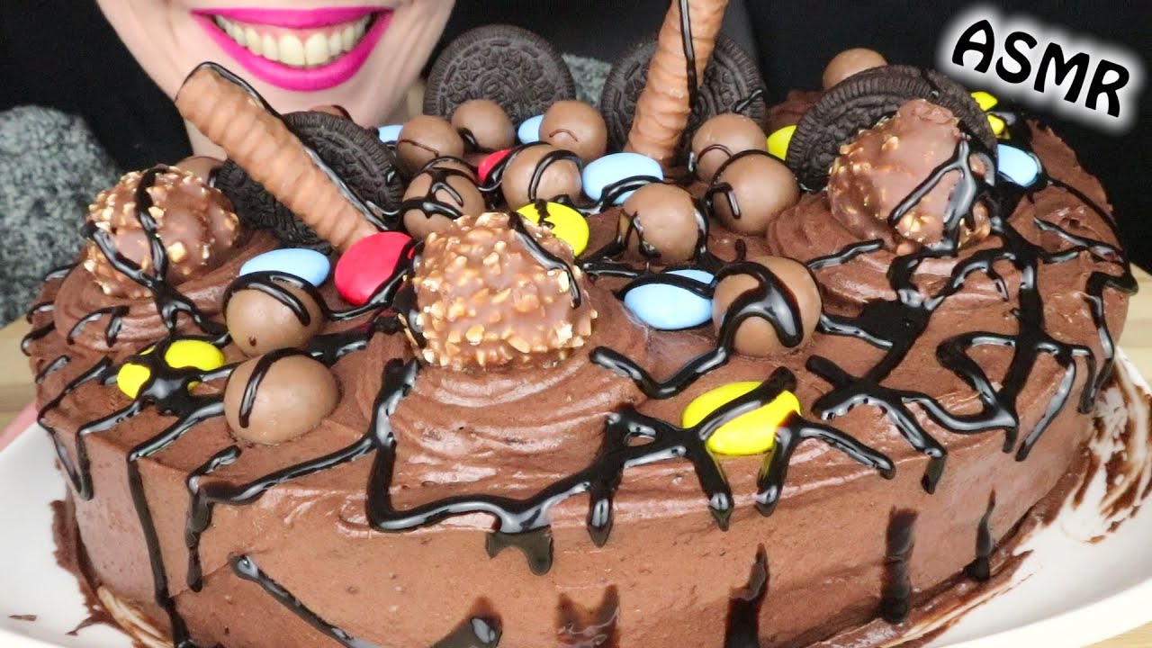 ASMR: CHOCOLATE CANDY CAKE 🎂 | No Talking | Eating Sounds | SaltedCaramel ASMR