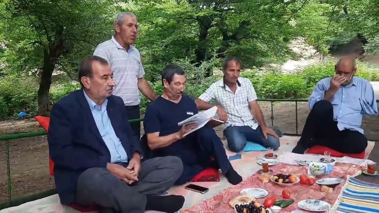Cırcıramaların müşayəti ilə gözəl ifa Oxuyur Etibar Nuruşov