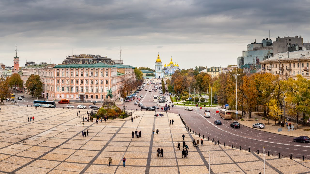 Fears for remaining Ukrainians as Kyiv enters curfew