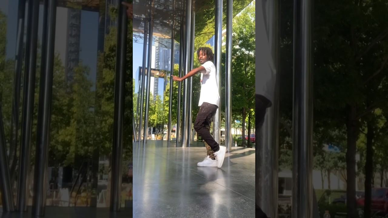 Smoothest Dancer Alive does Free Minds Tems #tems #freeminds #dancetrends