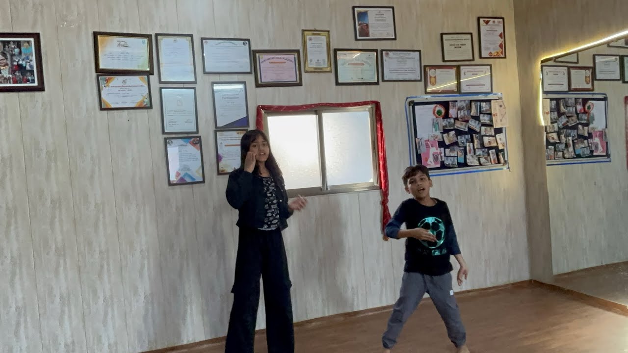 ￼ Tere Vaaste Falak / Aditi Dance Academy