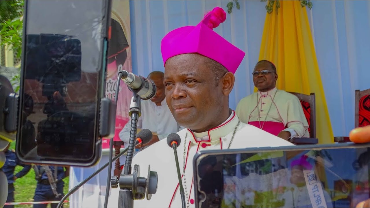 l'arrivée de Son Excellence Mgr Léonard NDJADI NDJATE Évêque Auxiliaire de Kisangani ♥️♥️♥️