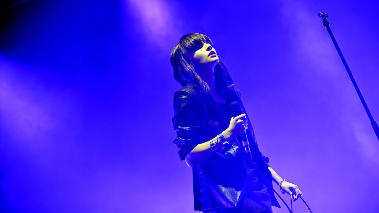 Chvrches - Gun at Reading 2014