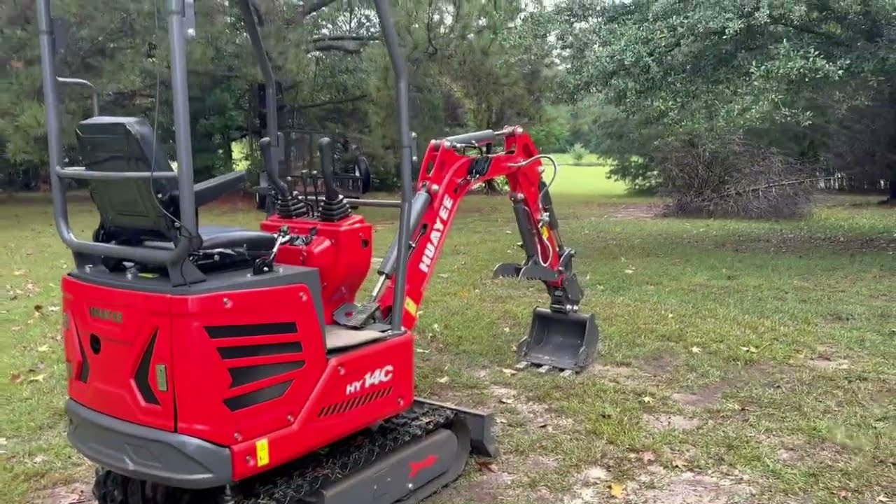 Chinese Mini Excavator - Huayee HY14C Review and Hydraulic and Engine Oil Change