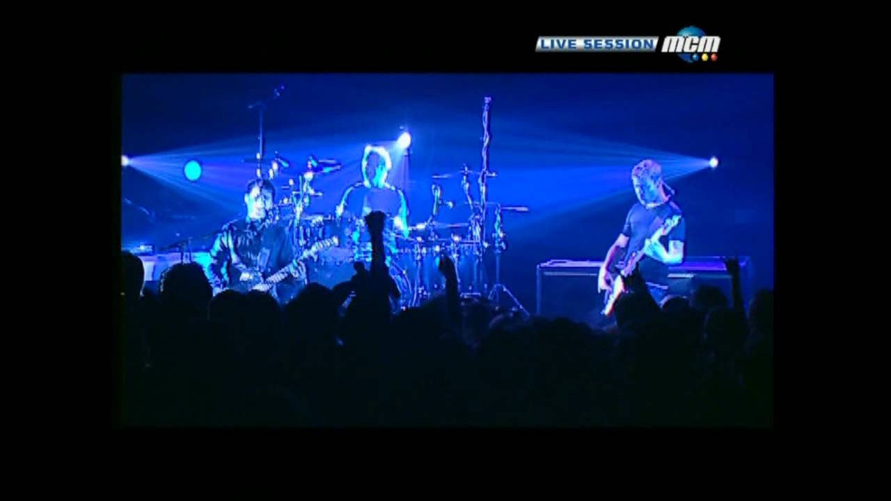Muse - Hysteria live @ Le Trabendo Paris 2003