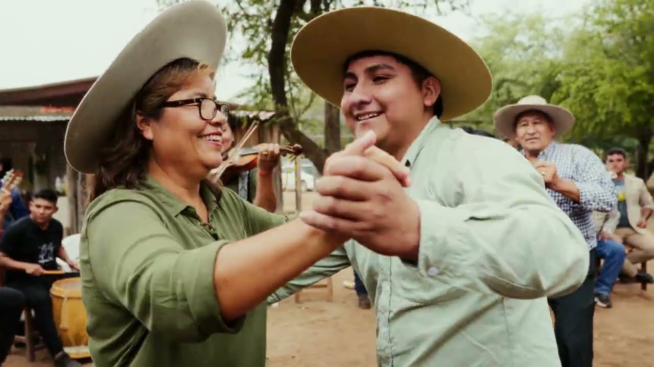 El Negro Gallardo - A Brazo Partido / Chamamé Video Oficial