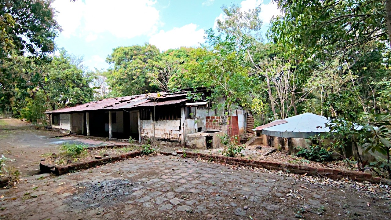 Casa Abandonada 🏚️ Linda Con Patio