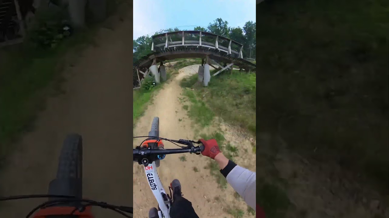 Once around the bowl #mtbpov #commencal #downhill #downhillmtb #downhillmountainbike