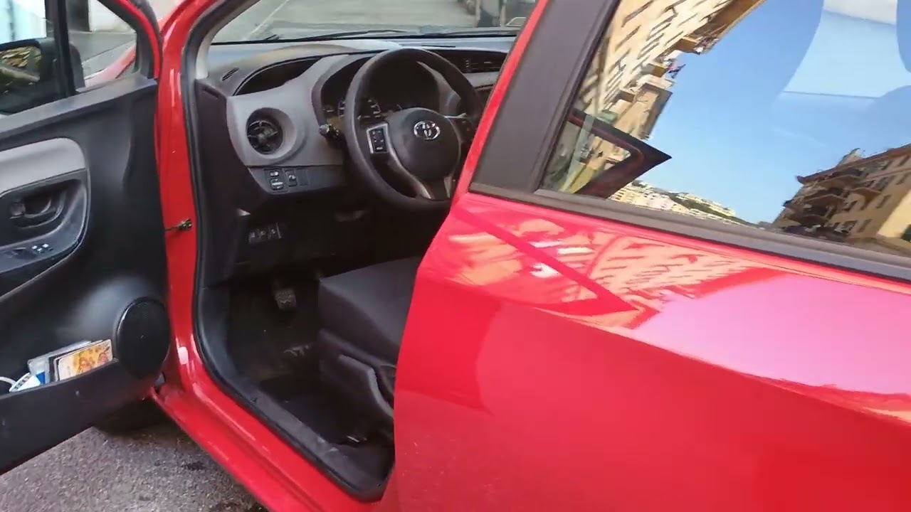 TOYOTA Yaris 1.0 5 porte Active 51 kw NEOPATENTATI