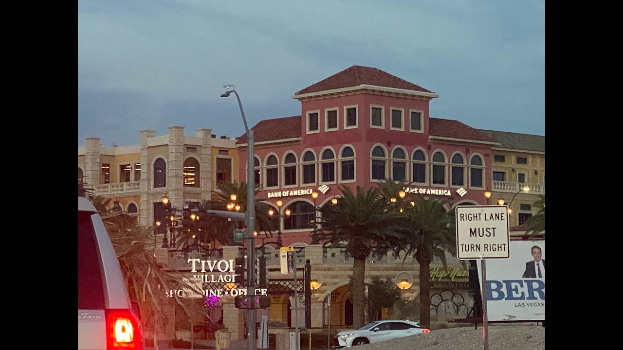 A walk around Tivoli Village in Las Vegas on a balmy October evening :)