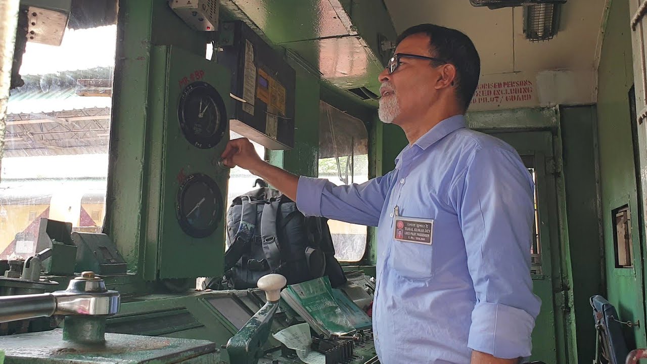 LOCO PILOT Retirement In Eastern Railway Last Duty In Sealdah Dankuni Local Train