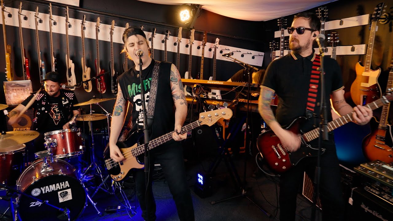 Les 3 Fromages - La Vie en Tournée (Live In the Shop)